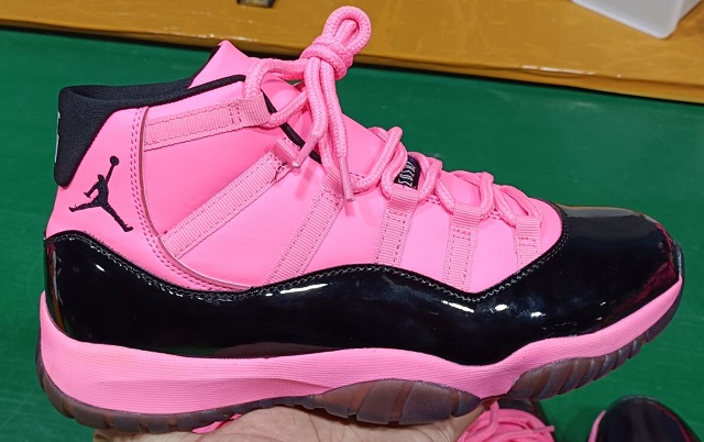 Air Jordan 11 Retro 2025 Black Pink